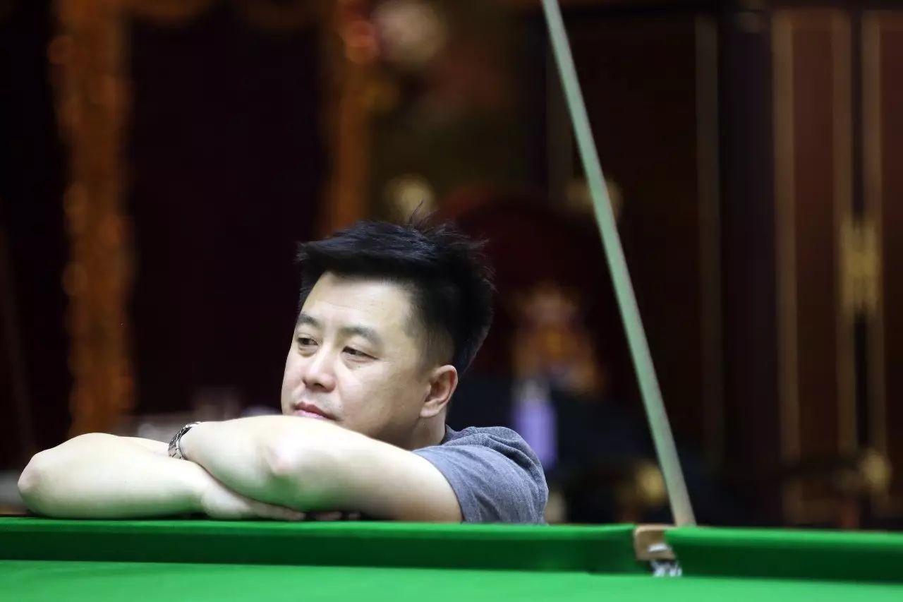 相比之下 相比之下